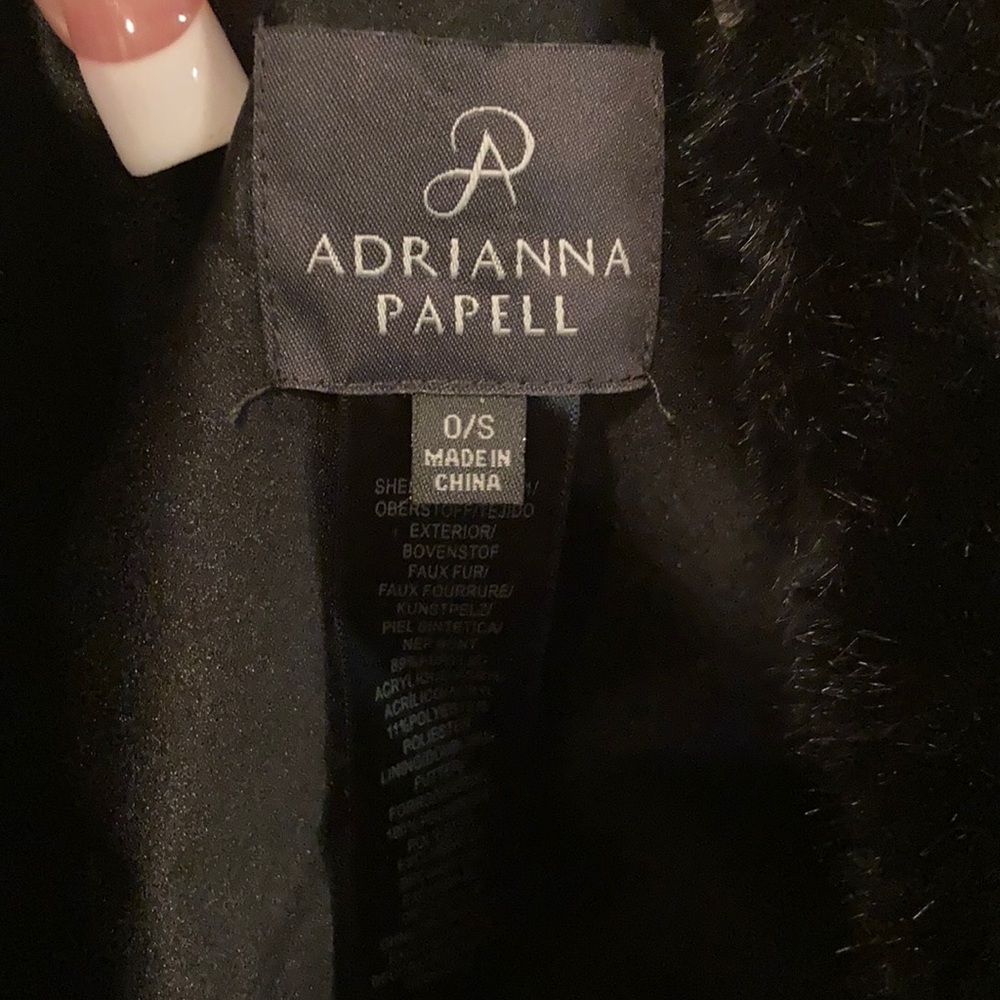 ELEGANT AND STUNNING NEW FAUX FUR WRAP!!! 🤗 - Picture 6 of 7
